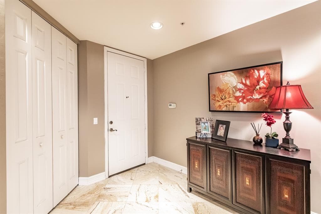 88 VIVANTE BOULEVARD 205 photo 4