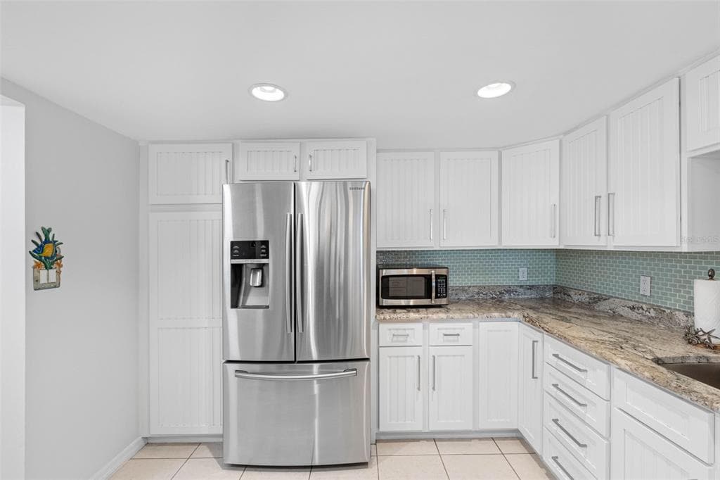 17920 GULF BOULEVARD 302 photo 8