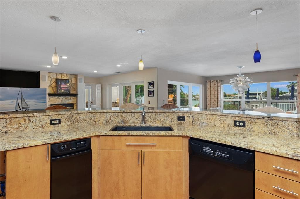 311 S ISLE DRIVE photo 22