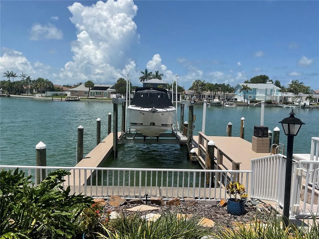 311 S ISLE DRIVE photo 10