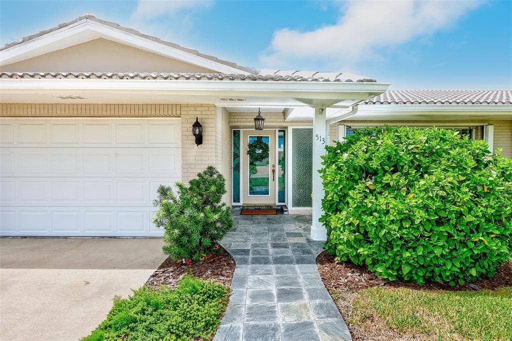 513 HARBOR DRIVE N photo 3
