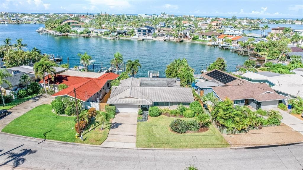 513 HARBOR DRIVE N photo 1