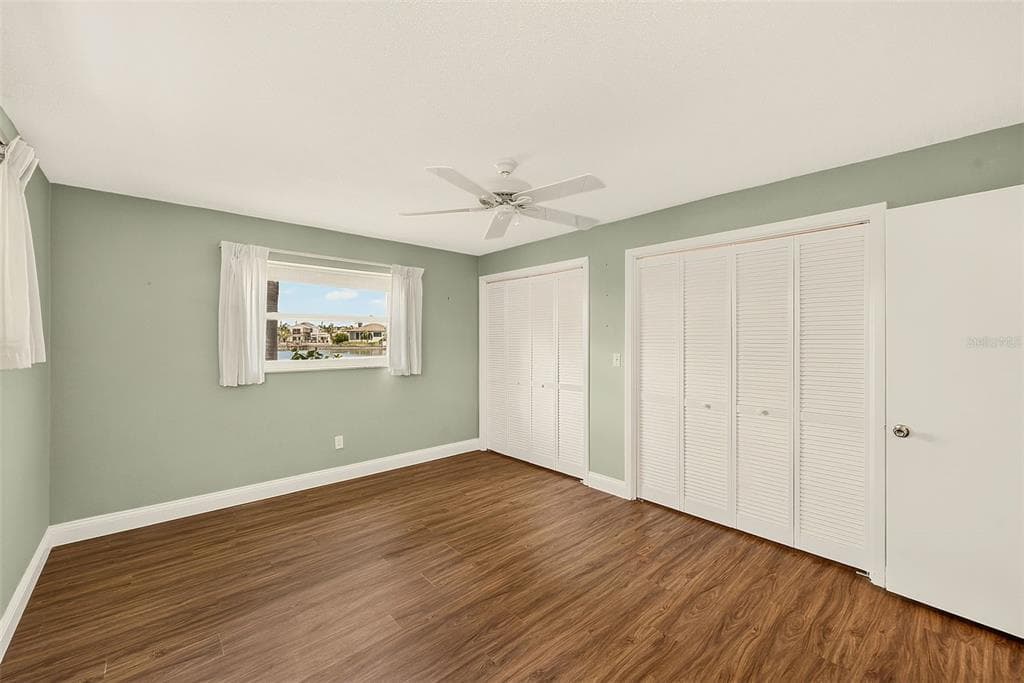 513 HARBOR DRIVE N photo 24