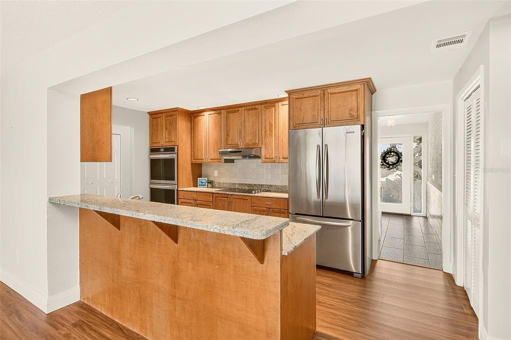 513 HARBOR DRIVE N photo 8