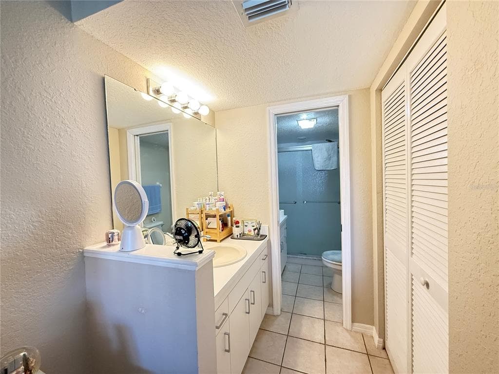 407 BOUCHELLE DRIVE 303 photo 9
