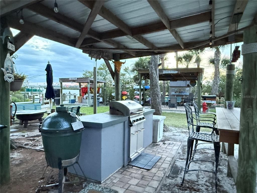 407 BOUCHELLE DRIVE 303 photo 24
