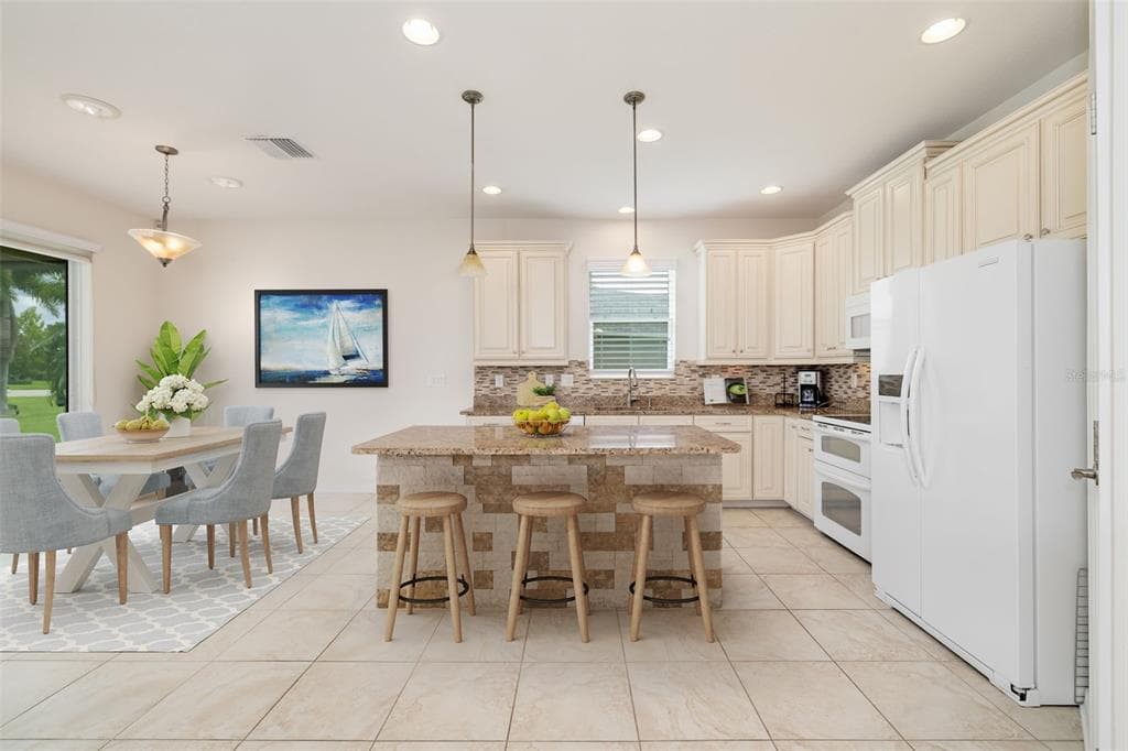 7726 111TH TERRACE E photo 6