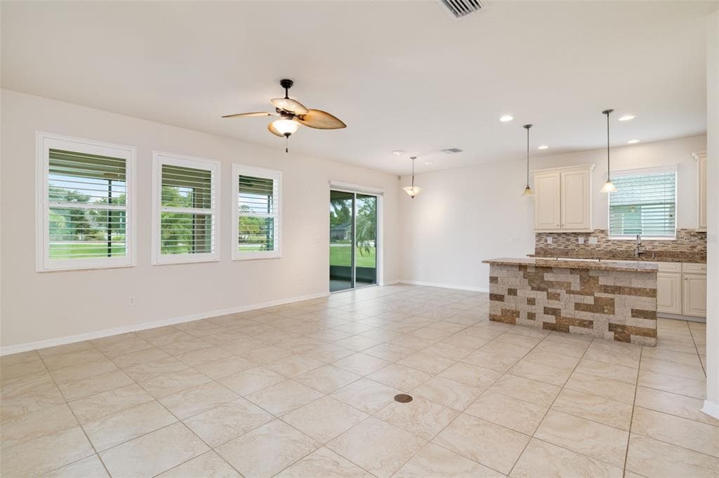 7726 111TH TERRACE E photo 7