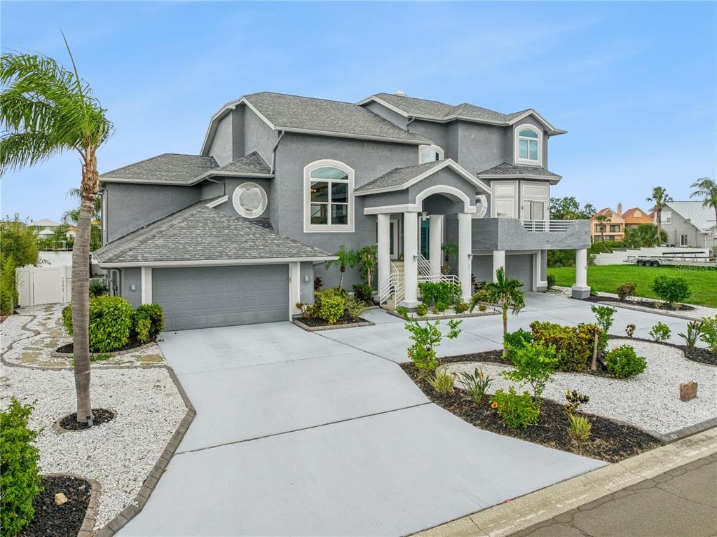 807 CHIPAWAY DRIVE 3