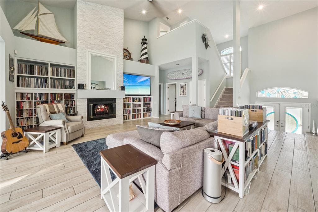 807 CHIPAWAY DRIVE 5