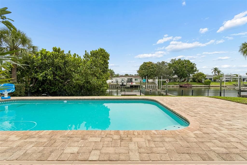 3941 E EDEN ROC CIRCLE photo 3