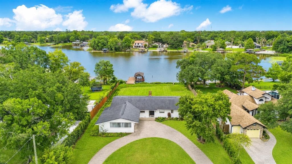 5725 PADGETT CIRCLE 1