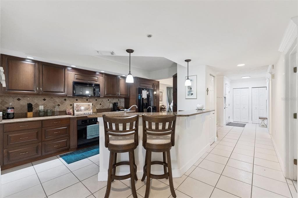426 BOUCHELLE DRIVE 101 photo 6