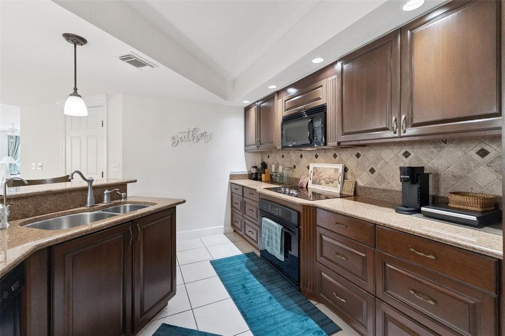 426 BOUCHELLE DRIVE 101 photo 9