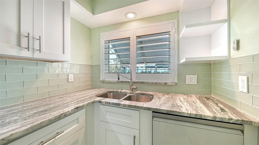 4234 GULF OF MEXICO DRIVE M1 photo 8