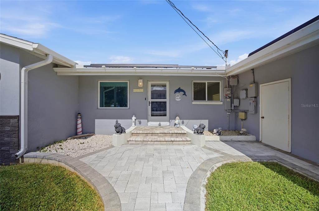8211 HAYWARD LANE photo 2