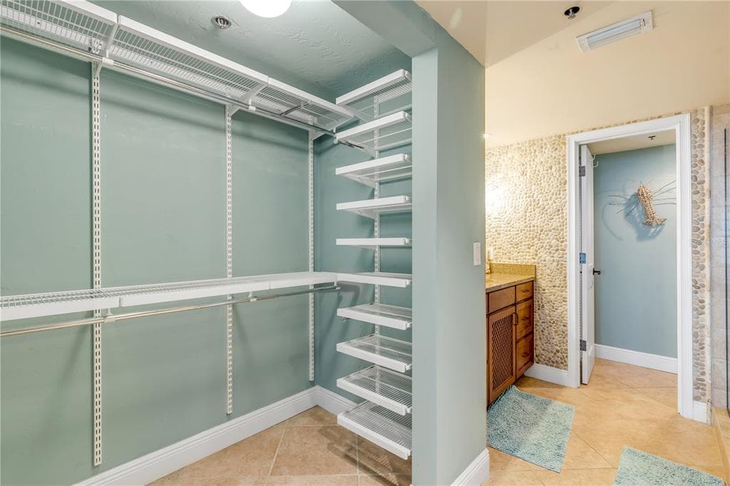 257 MINORCA BEACH WAY 406 photo 25