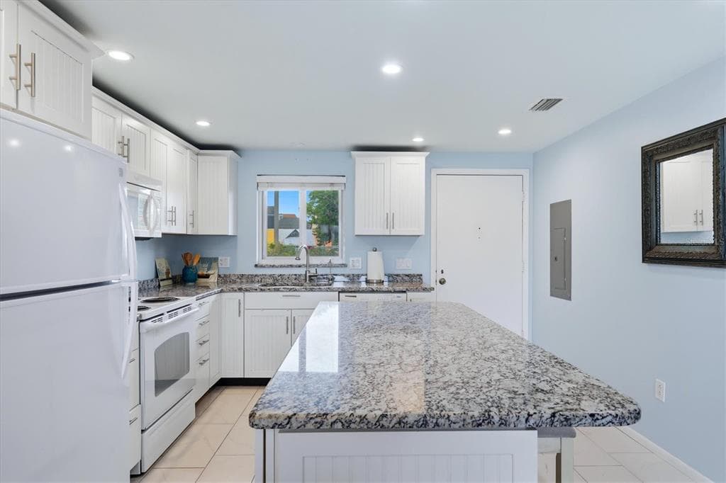 6470 HOLLYWOOD BOULEVARD 208 photo 17