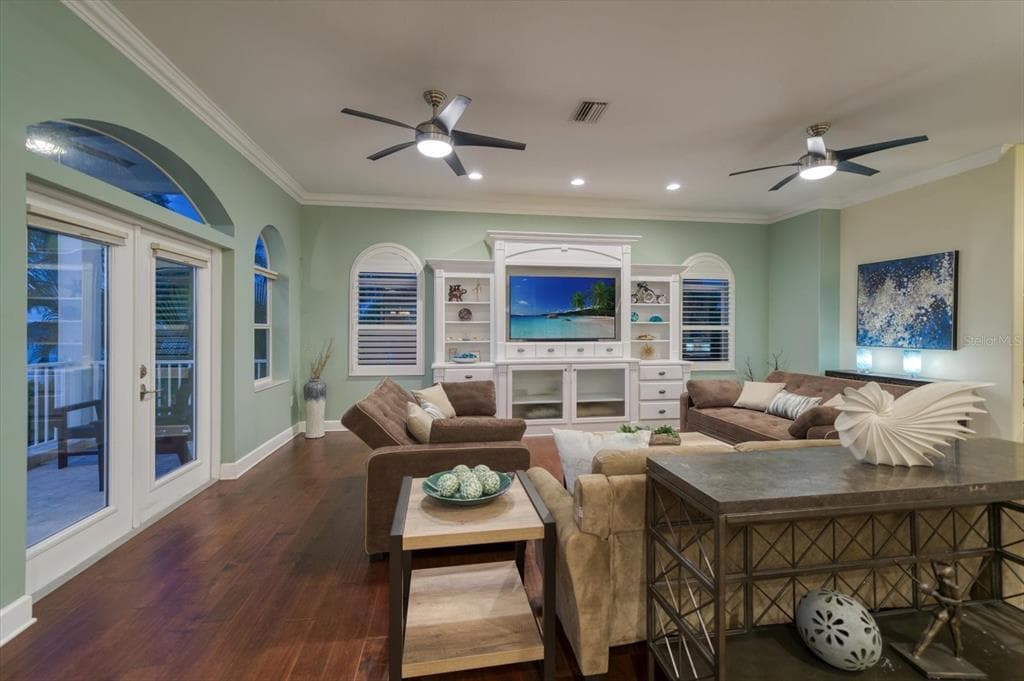 478 S HARBOR DRIVE photo 11