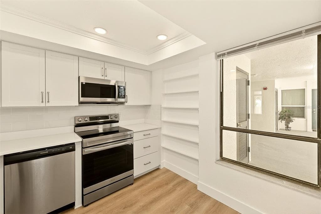 16308 GULF BOULEVARD 103 photo 7