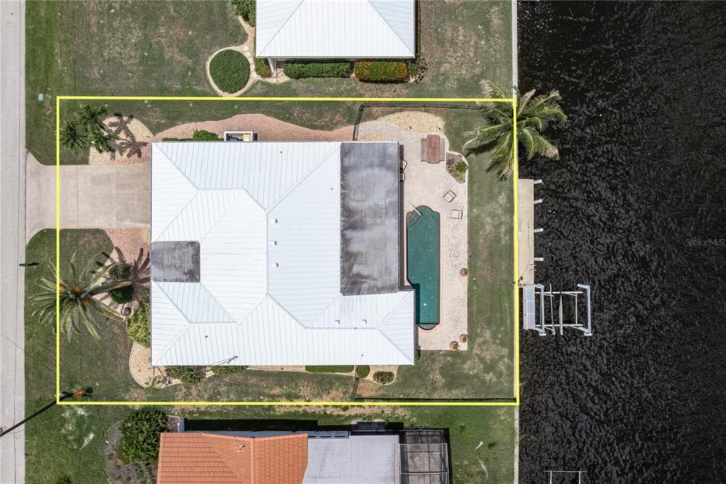 2211 PALM TREE DRIVE photo 13