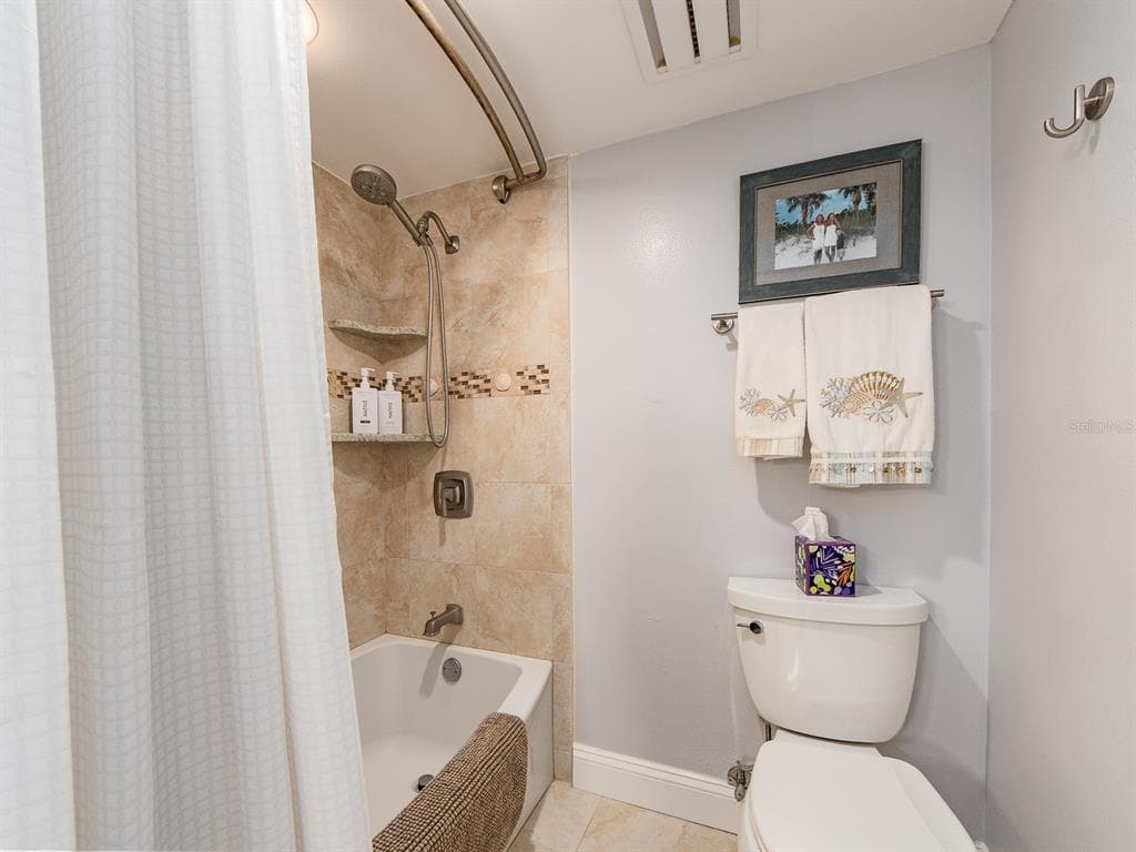 690 ISLAND WAY 408 photo 21
