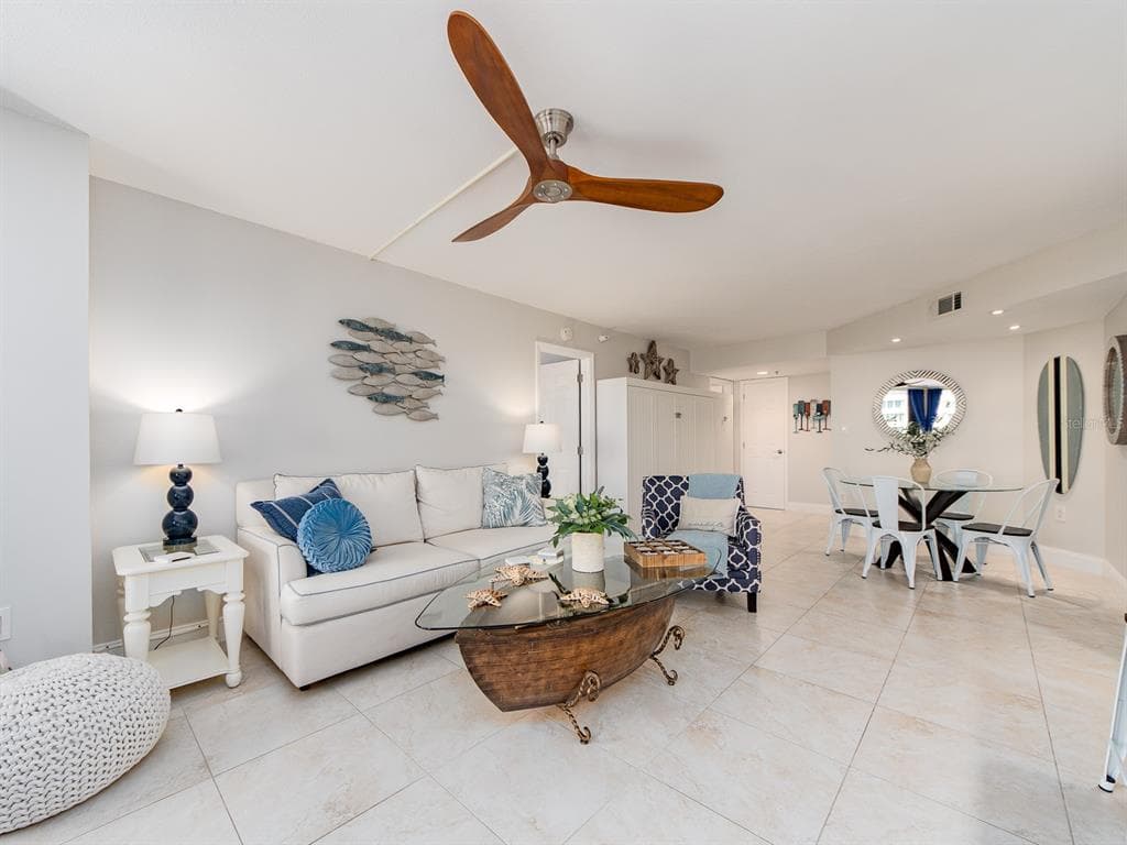 690 ISLAND WAY 408 photo 10