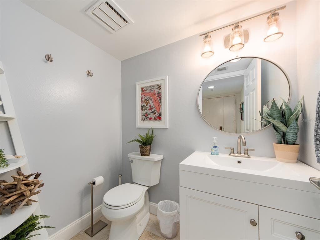 690 ISLAND WAY 408 photo 17