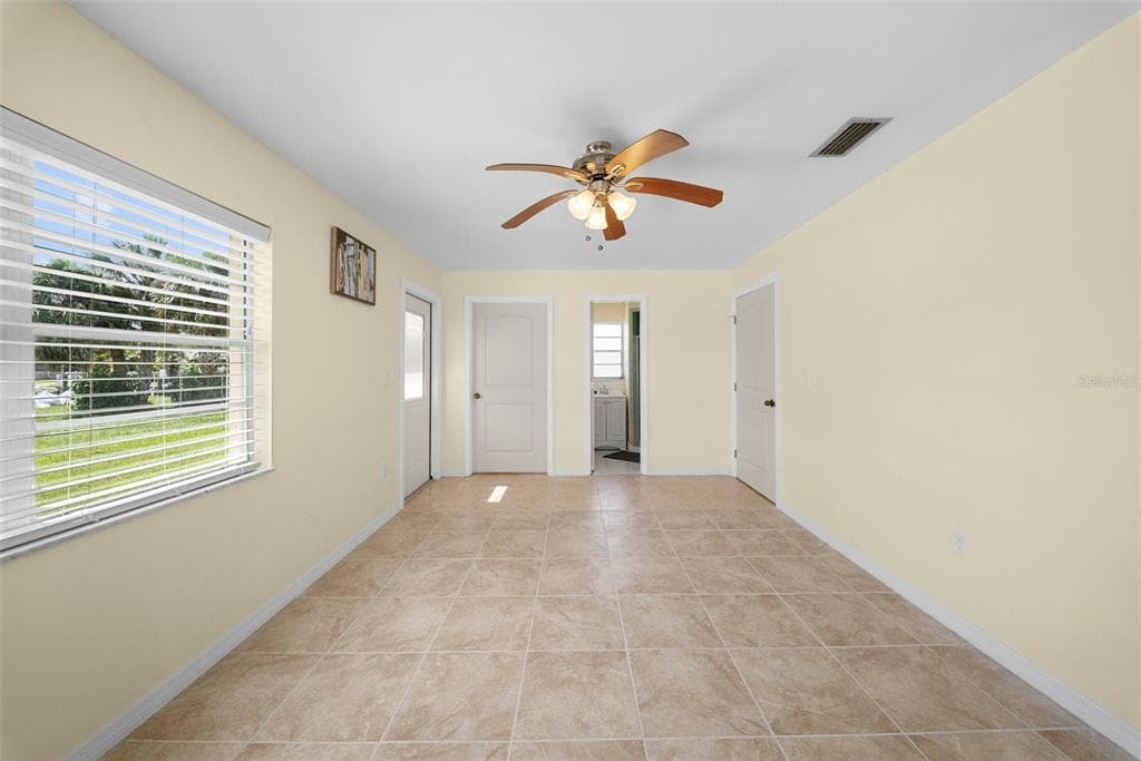 154 DANFORTH DRIVE photo 17