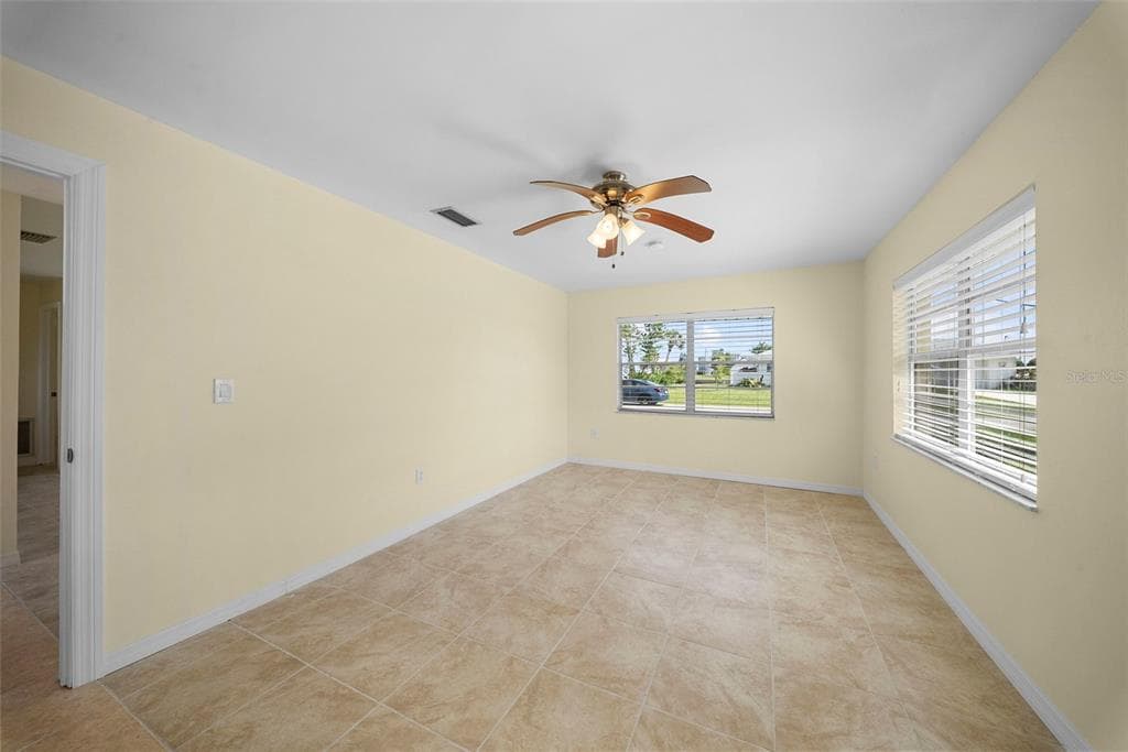 154 DANFORTH DRIVE photo 16