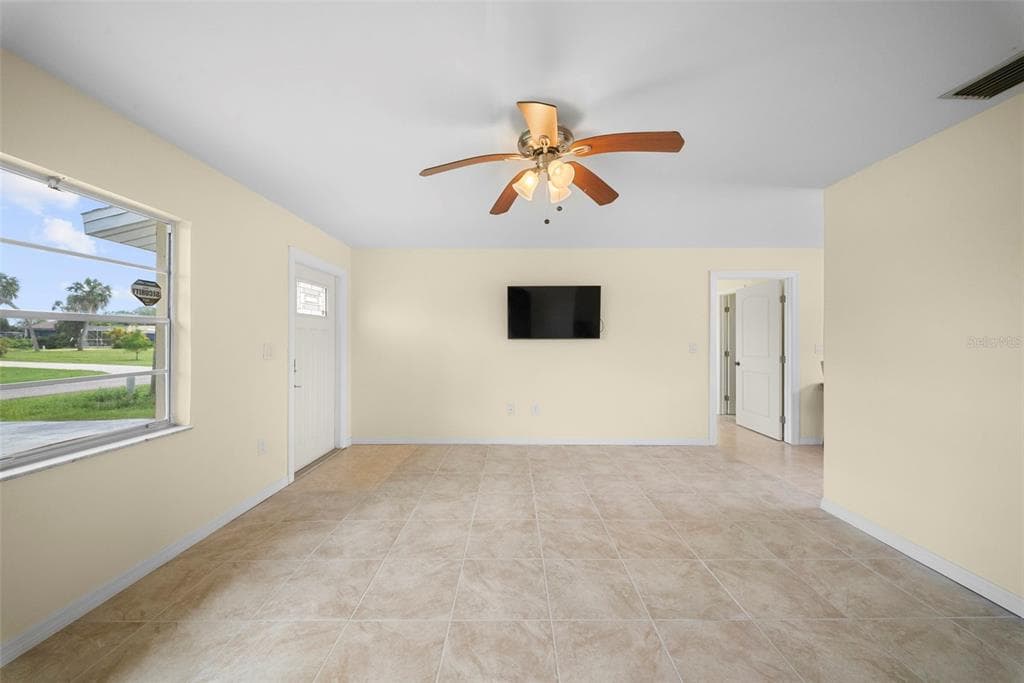 154 DANFORTH DRIVE photo 5