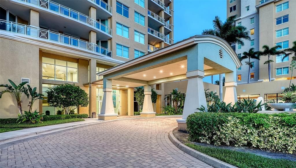 140 RIVIERA DUNES WAY 1204 photo 3