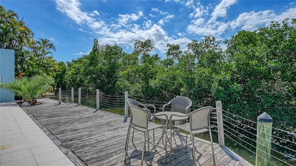 705 JUNGLE QUEEN WAY photo 19