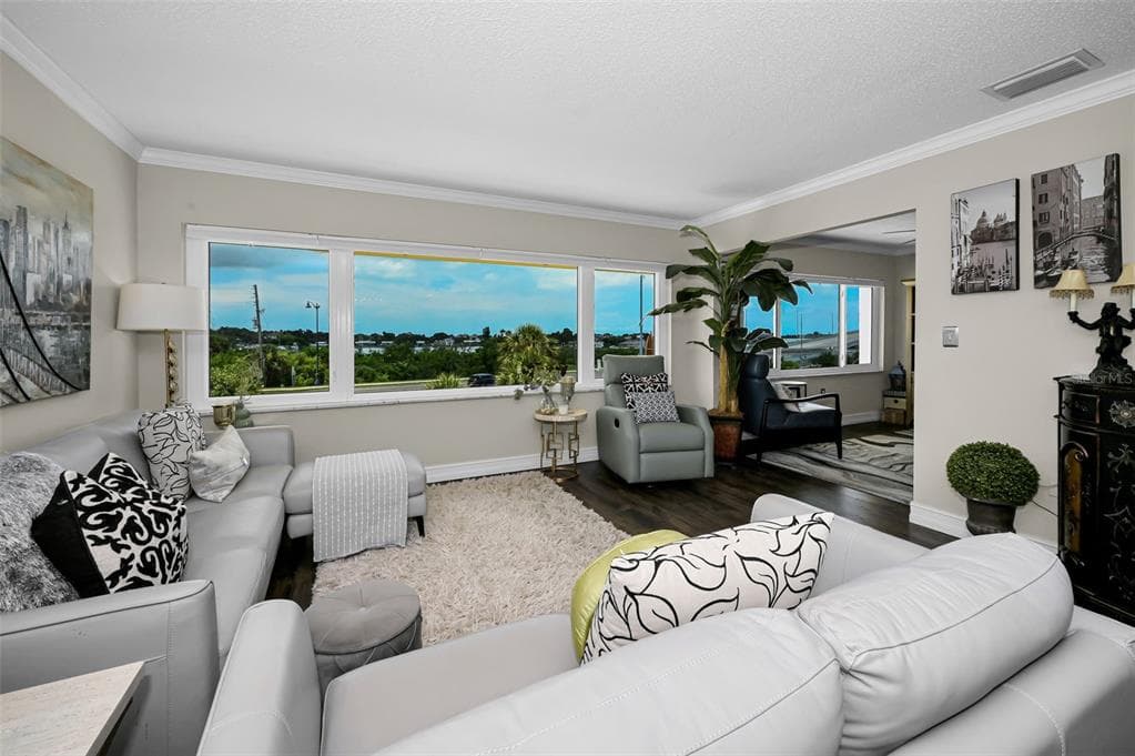 100 BLUFF VIEW DRIVE 211C photo 6
