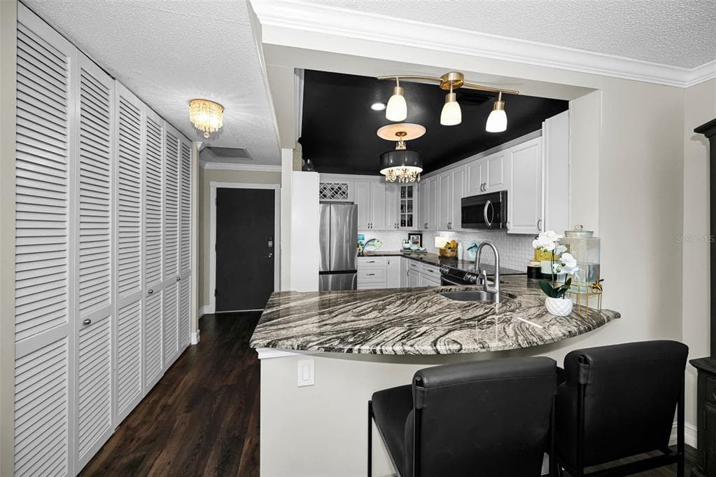 100 BLUFF VIEW DRIVE 211C photo 19