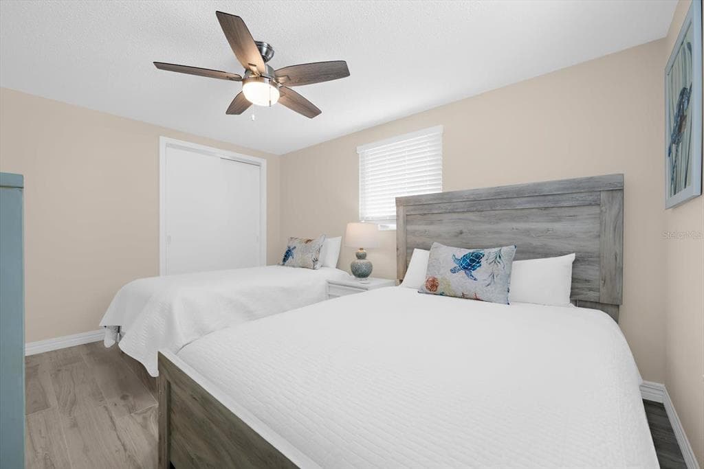 6154 MIDNIGHT PASS ROAD B1 photo 23