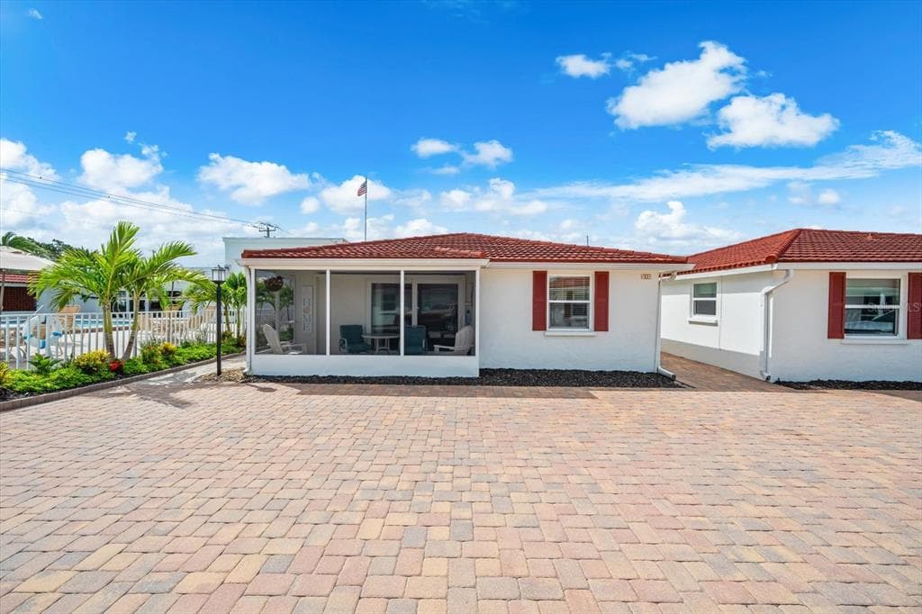 6154 MIDNIGHT PASS ROAD B1 photo 3