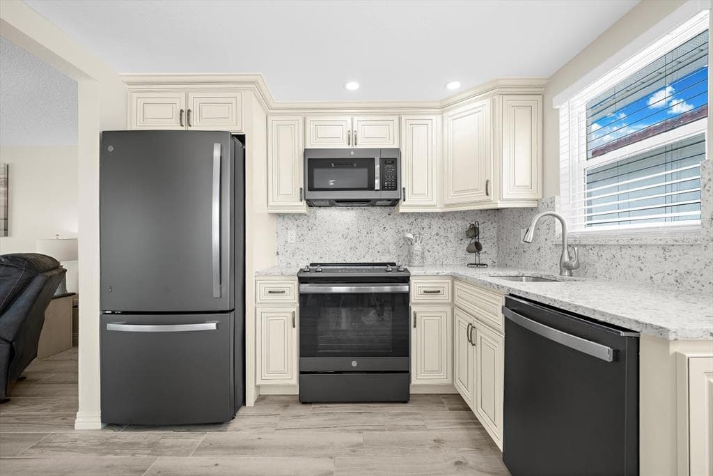 6154 MIDNIGHT PASS ROAD B1 photo 9