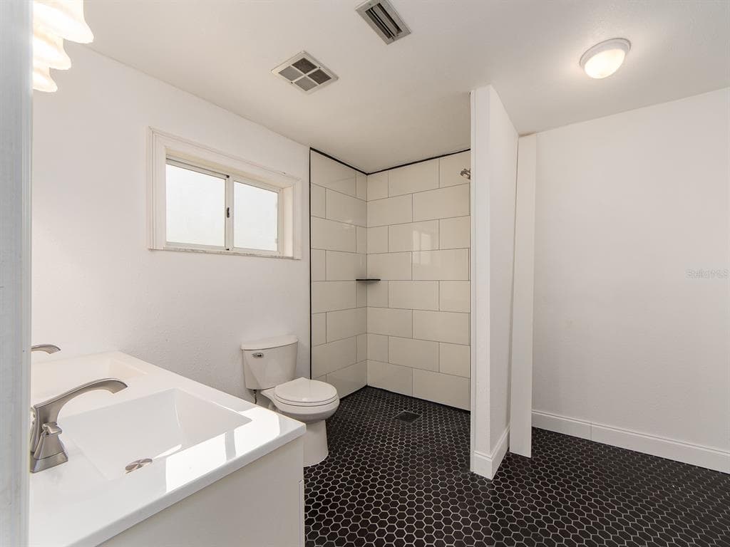720 115TH AVENUE photo 20