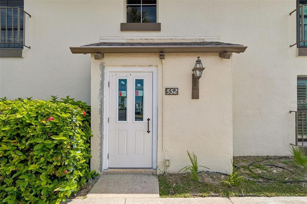 552 PLAZA SEVILLE COURT #97 2