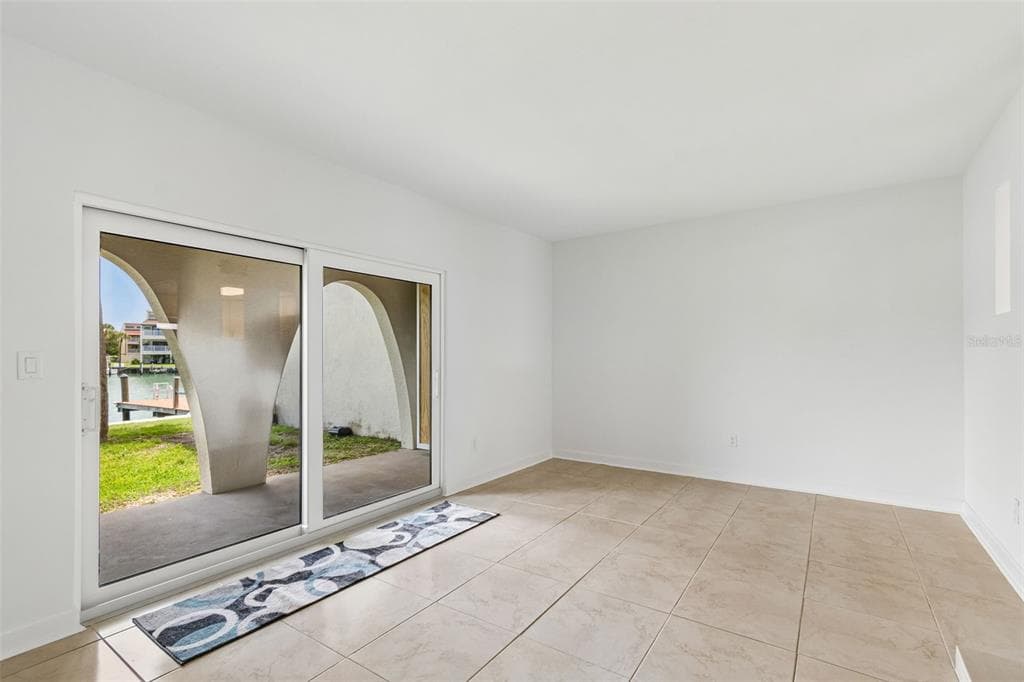 552 PLAZA SEVILLE COURT 97 photo 12