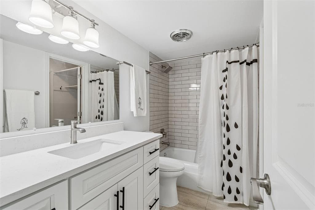552 PLAZA SEVILLE COURT 97 photo 20