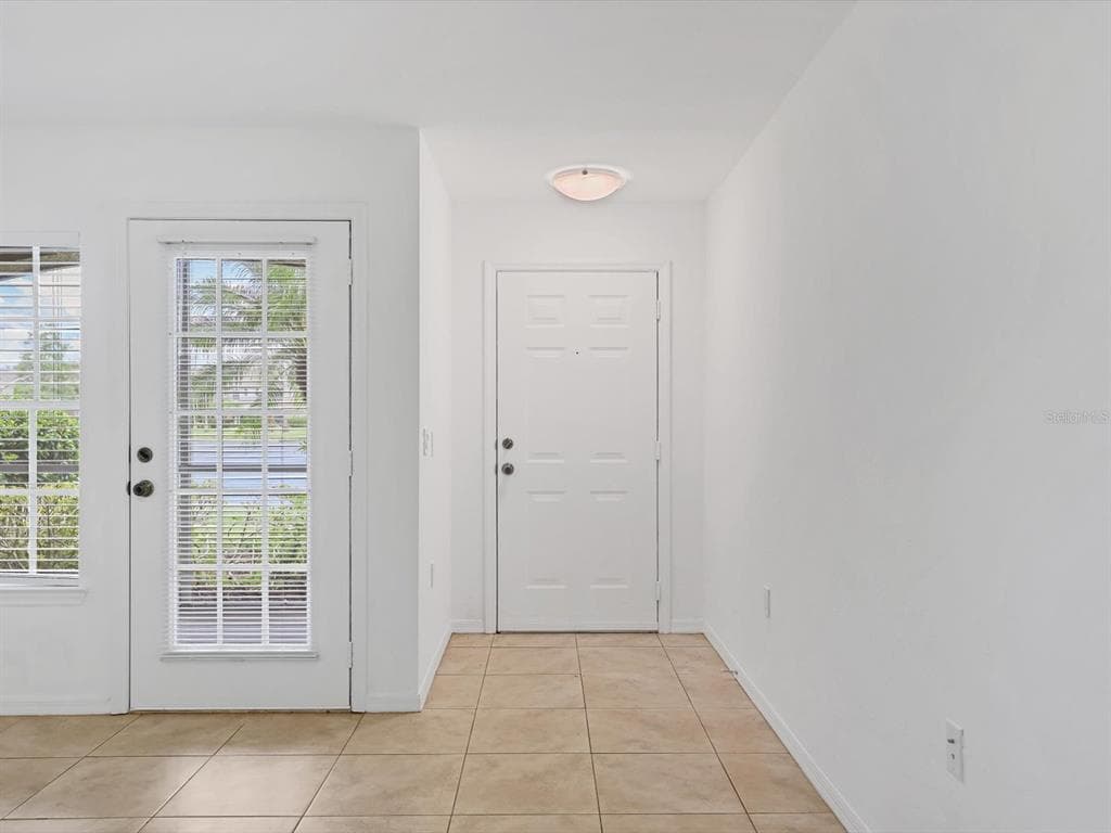 8933 MANOR LOOP 105 photo 7