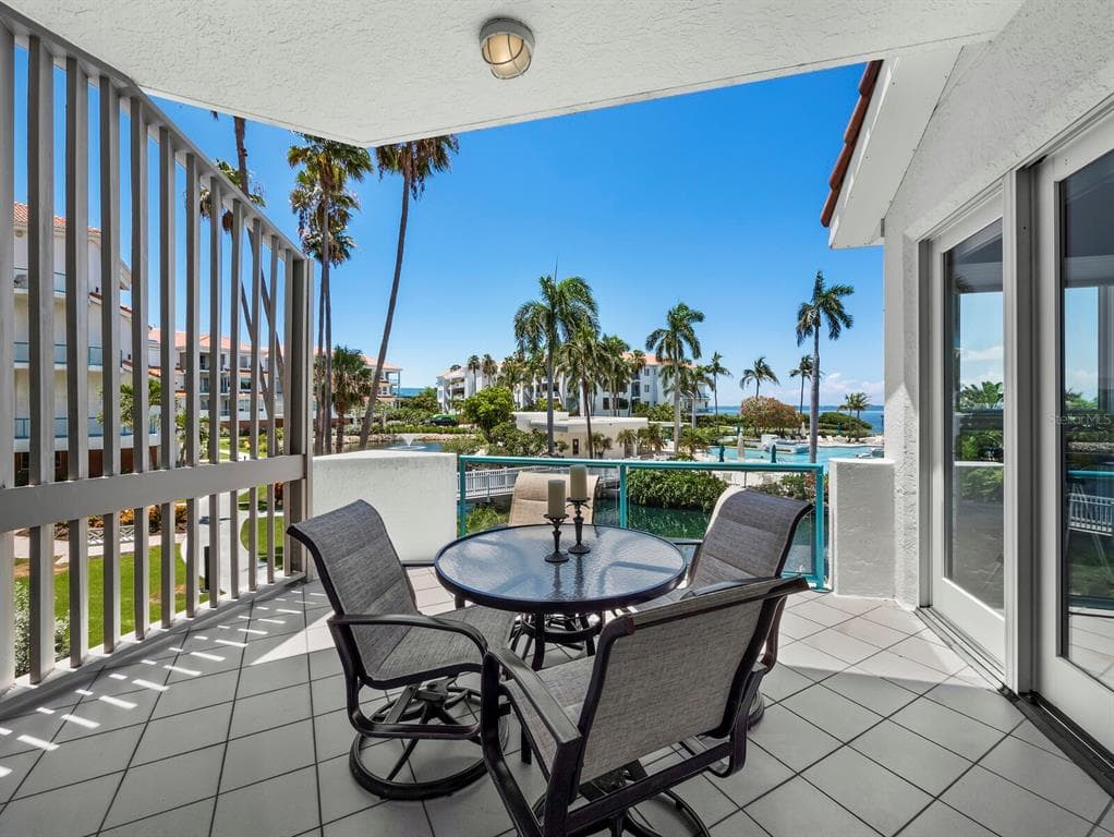 350 GULF OF MEXICO DRIVE #213 3