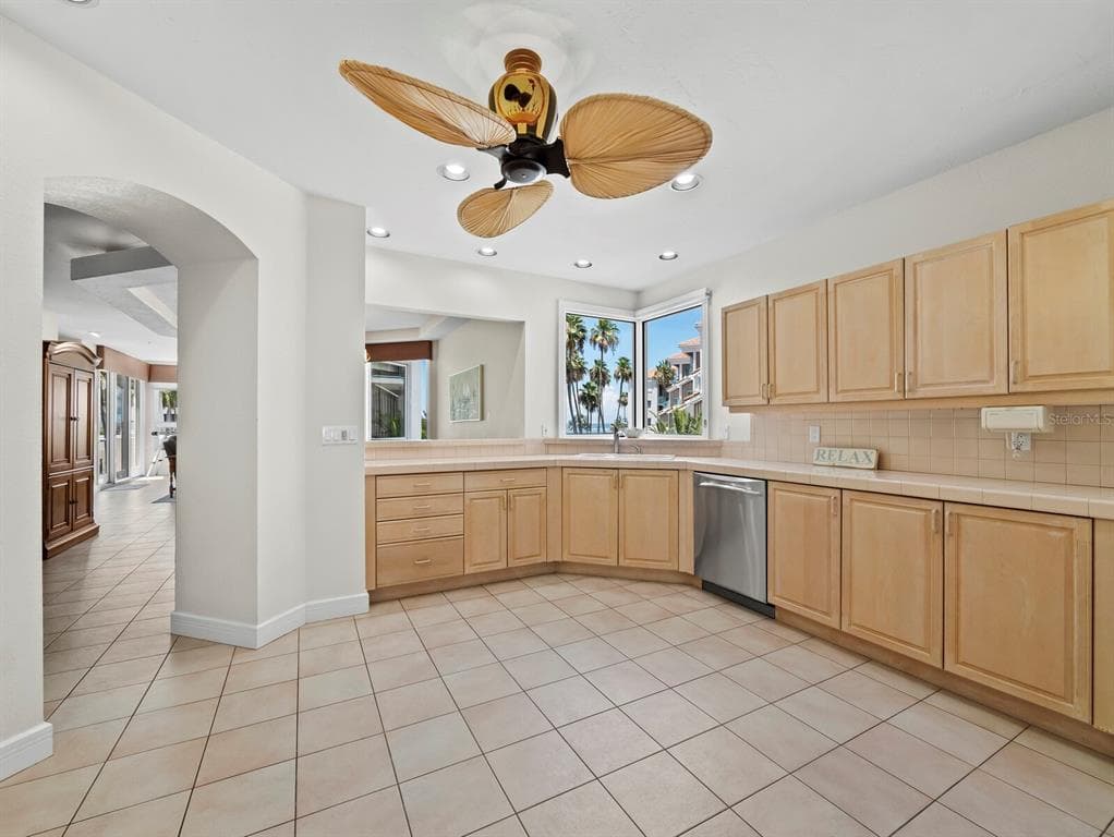 350 GULF OF MEXICO DRIVE 213 photo 15