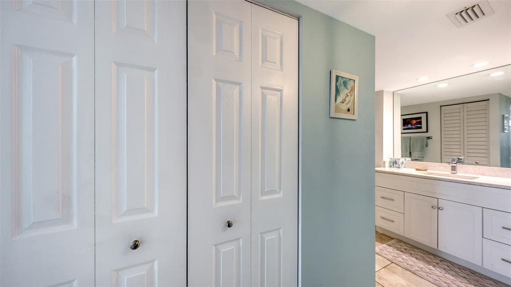 5855 MIDNIGHT PASS ROAD 510 photo 9