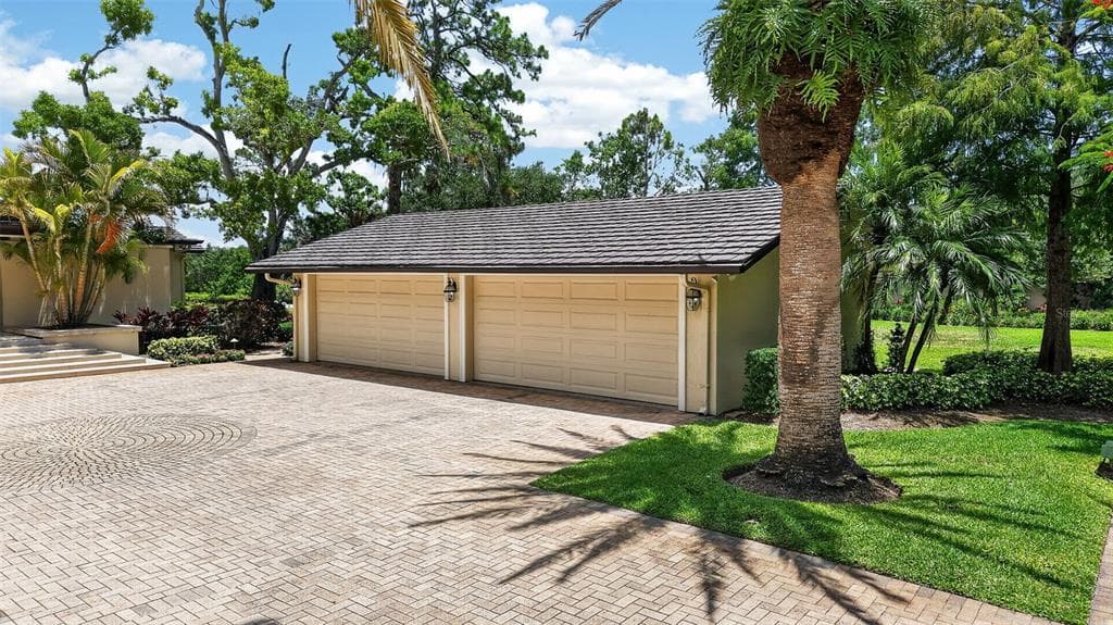 6305 BURNING TREE DRIVE photo 3