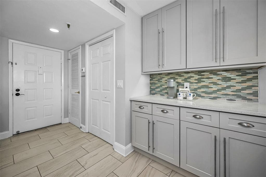 19111 VISTA BAY DRIVE 304 photo 18