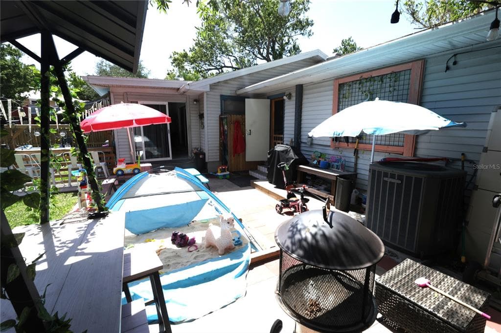 915 DEMPSEY STREET photo 5