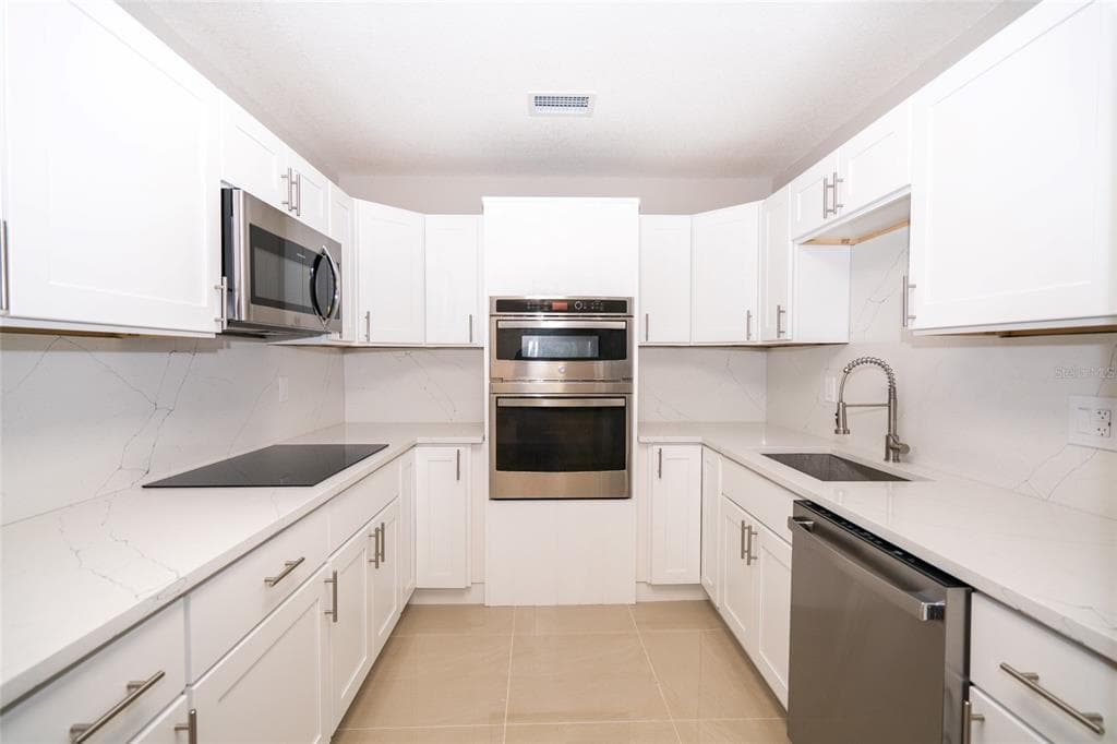 415 COUNTRY CLUB DRIVE photo 6